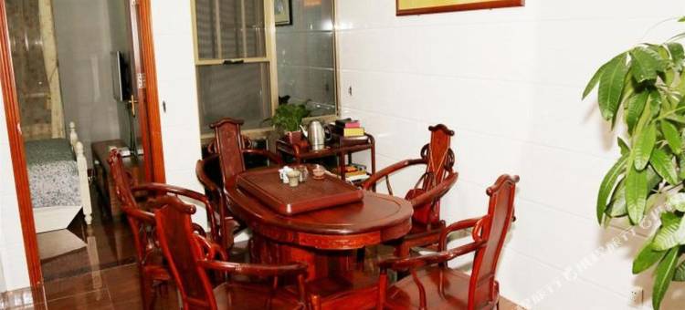 惠州深圳大芬地鐵站C岀口信和爱琴居梦圆民宿(麦地路分店)图片