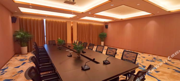 喜盈门·锦曼酒店(驻马店高铁西站店)图片