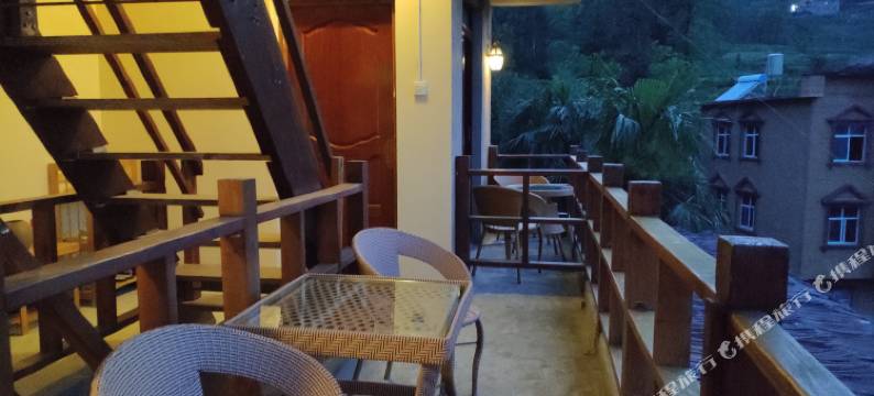 元阳多依湾客栈图片