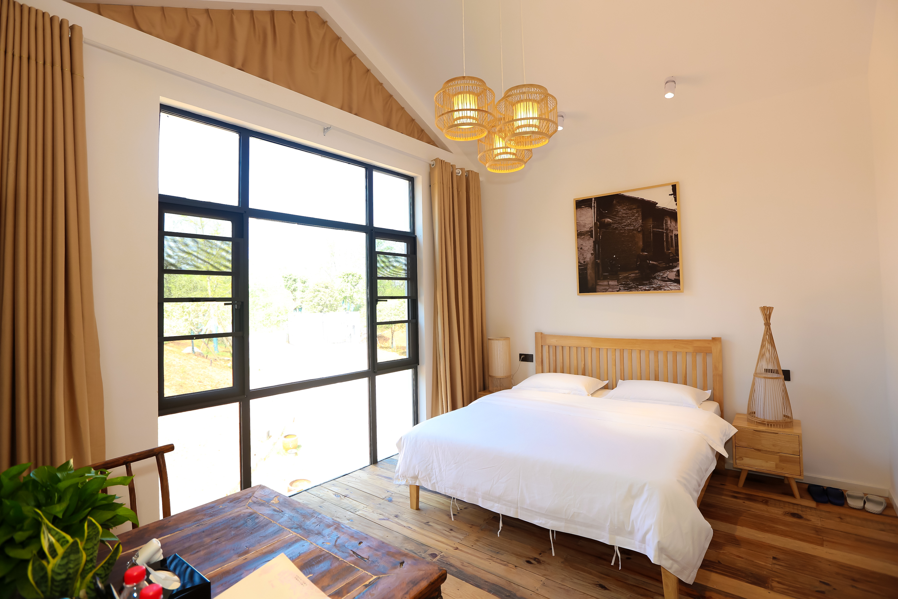 Yueshui Mountain HouseOver view