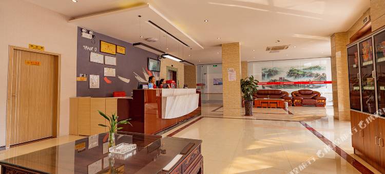 尚客优连锁酒店(茂名信宜窦州里文化创意街玉都公园店)图片