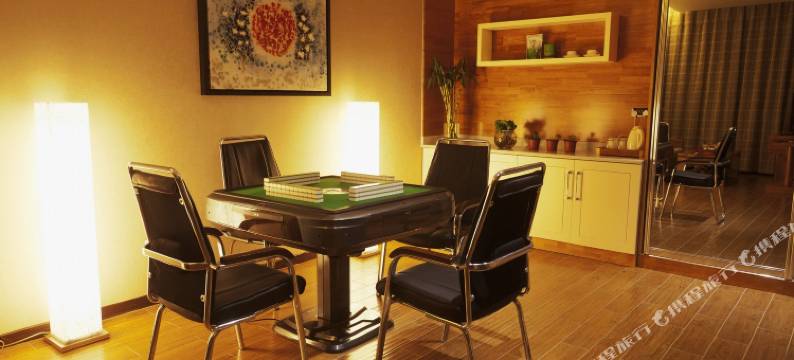 锡林浩特现代艺术酒店图片