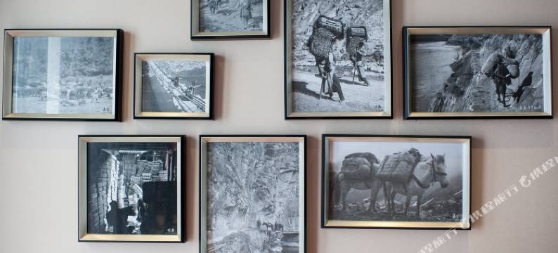 理县古尔沟莱苏河文化主题酒店图片