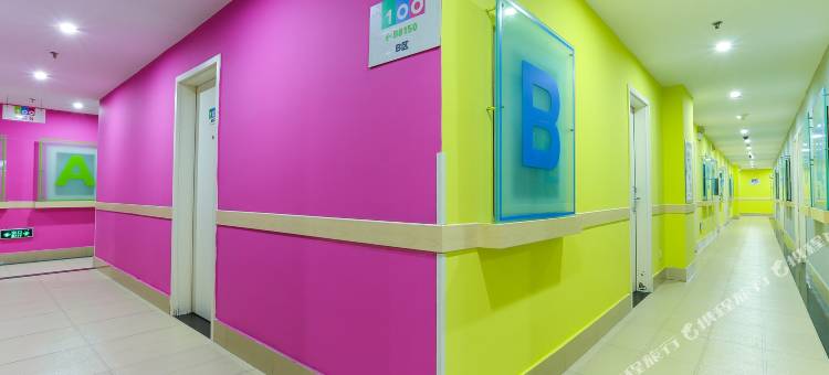 易佰连锁旅店(天津西站红桥洪湖里地铁站店)图片