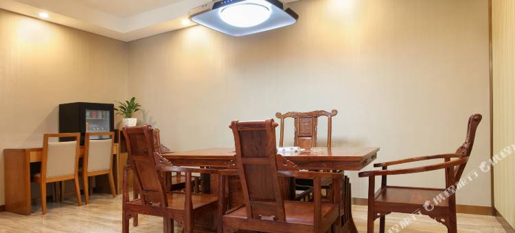 柏莱利泰酒店(佛山金沙洲万达金铂天地店)图片