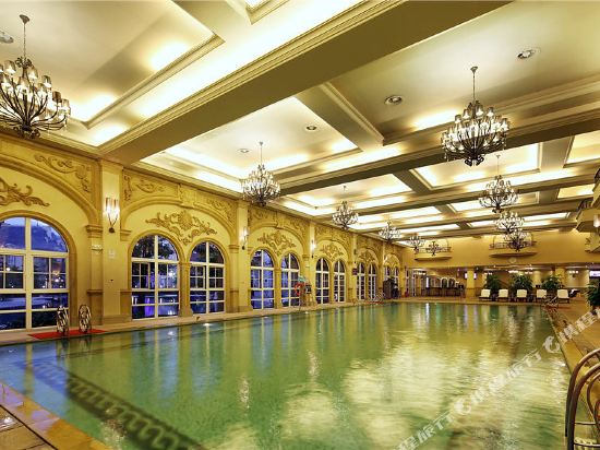 照!广州九龙湖公主酒店1-3晚+畅游欧洲小镇+酒