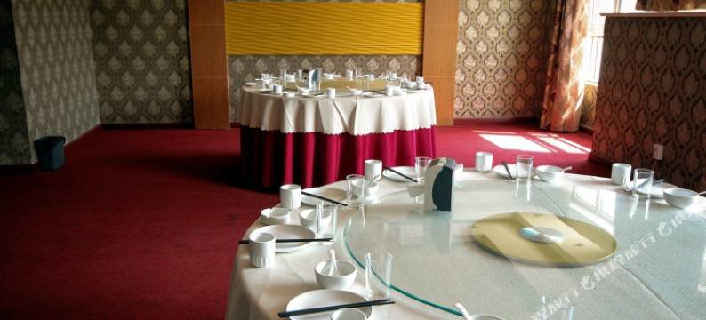 鸿泰大酒店(潍坊火车站店)图片