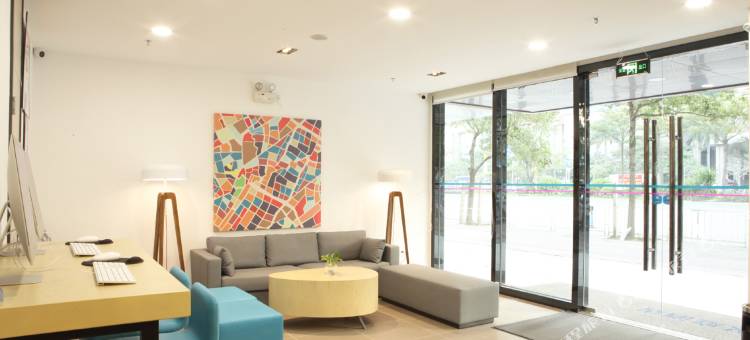 逸庭酒店(深圳宝安大道西乡地铁站店)图片