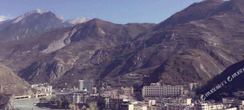 汶川尔玛假日酒店图片