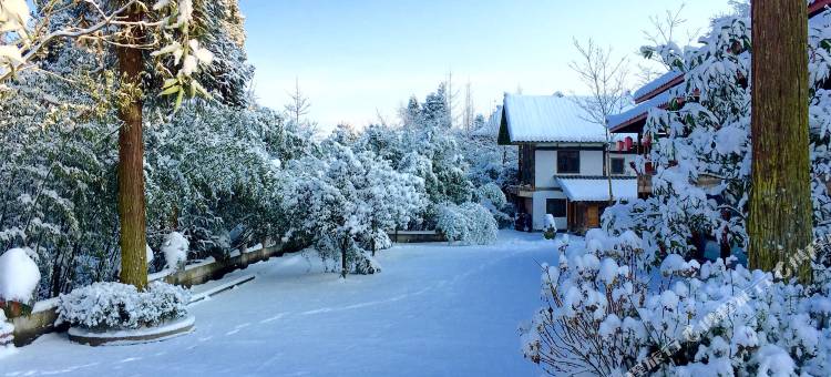 峨眉山半山居四合院图片