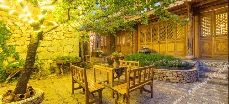 丽江凤衔吉客栈图片