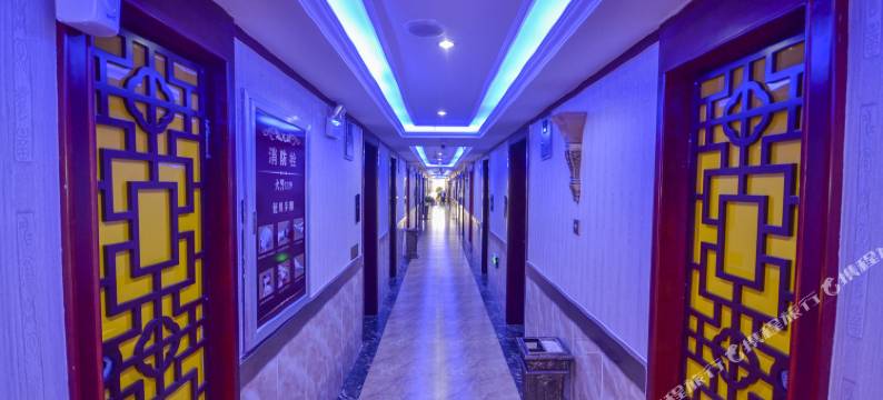 唐述主题酒店(西宁火车站新千王府井店)图片