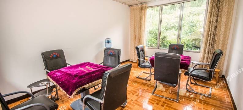 峨眉山怡情山水酒家图片