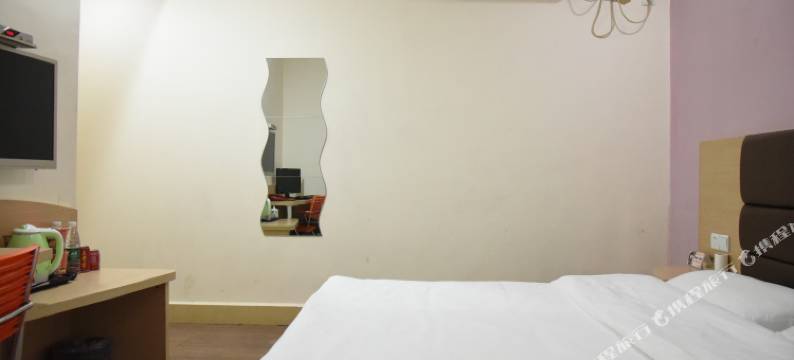 华丽时尚宾馆(岳阳高铁东站店)图片