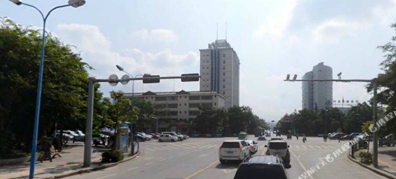 丽江虎跳峡大酒店图片