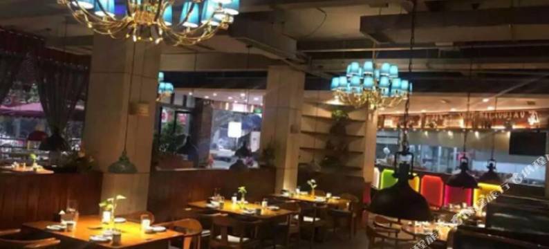 维家斯文化酒店(西南交大花照壁地铁站店)图片