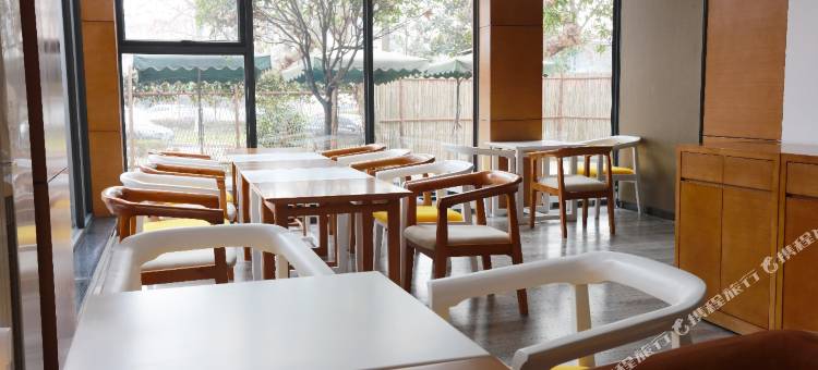 安逸锦著酒店(都江堰离堆公园站店)图片