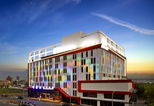 台中云河概念旅馆外景图