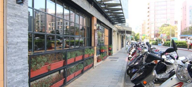 台北窝在101旁图片