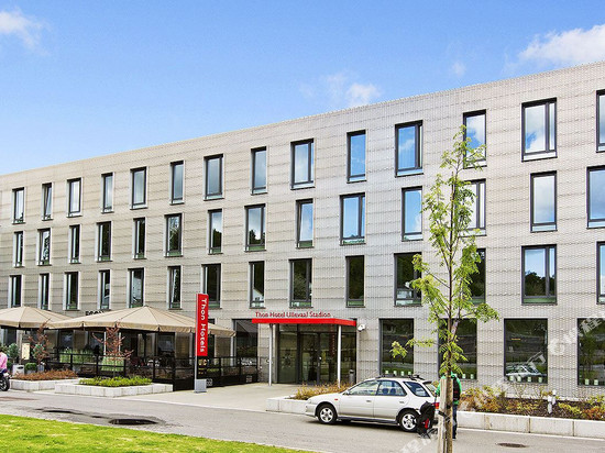 乌勒瓦尔体育场索恩合作酒店