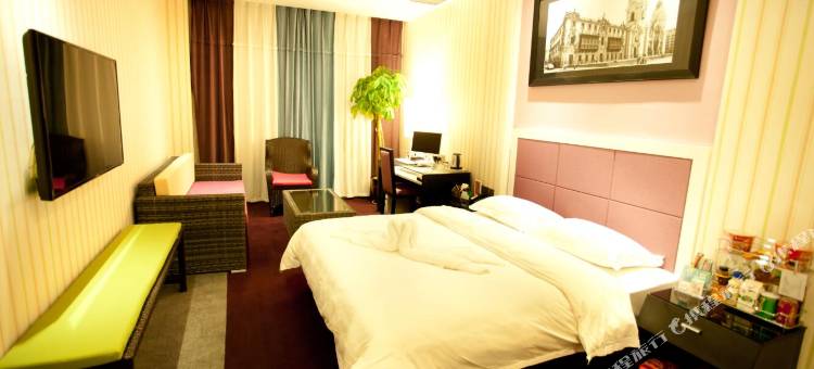 荥阳山河鸿风尚酒店图片