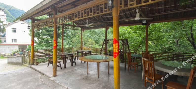 杭州柘林瀑山水居图片