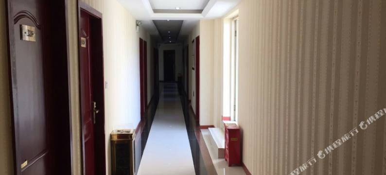 巴斯顿酒店(成都欢乐谷店)图片