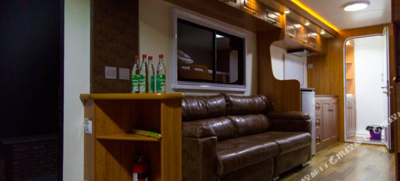 可汗山自驾车露营地民宿图片