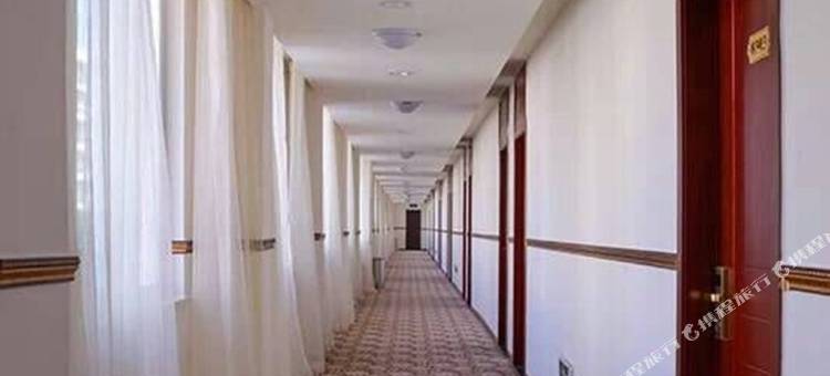 北纬30°假日酒店(雅安廊桥店)图片