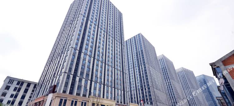 优居湖景酒店(武汉体育中心地铁站经开万达店)图片