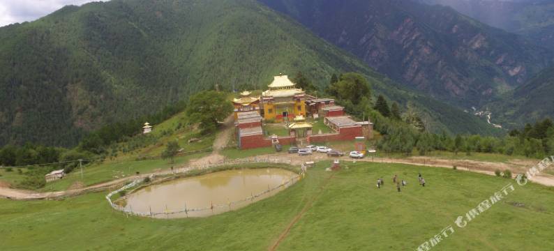 丹巴坐佛山庄度假酒店图片