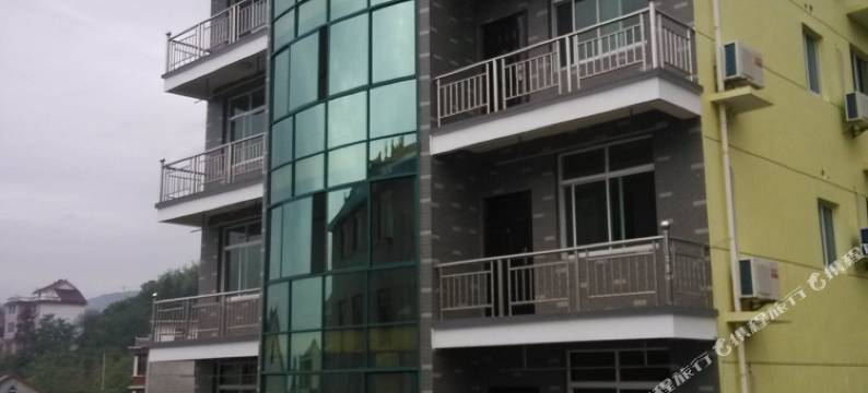 千岛湖塘边农庄图片