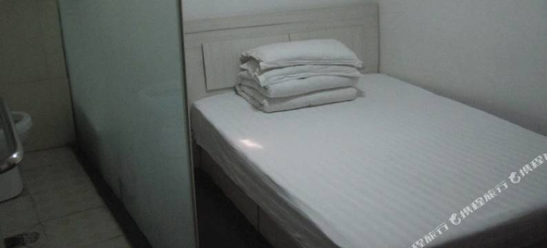 武汉铜人像旅馆图片