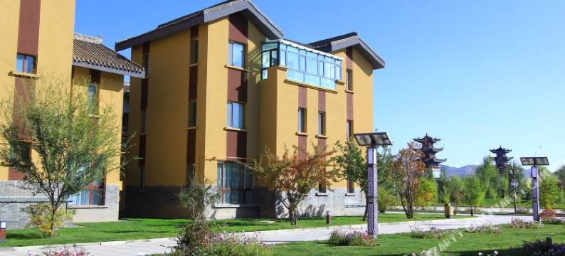 互助彩虹部落温泉别墅图片