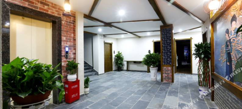 张家界巴人居客栈(武陵源标志门店)图片