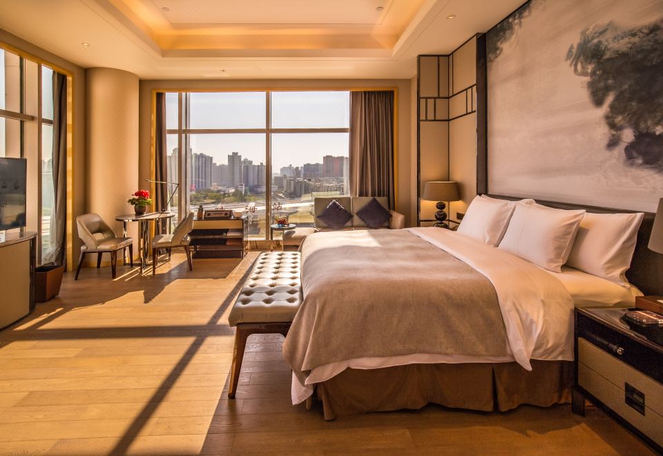 Zhuhai Longzhuda International Hotel (Gongbei Port Railway Station Branch) Hotel Overview