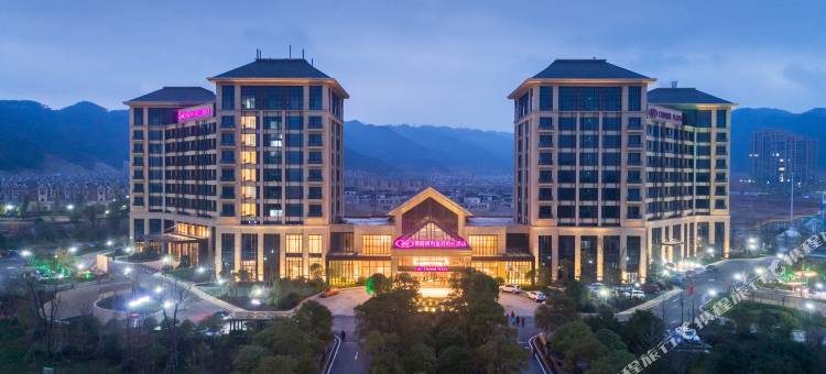 南昌保利皇冠假日酒店图片