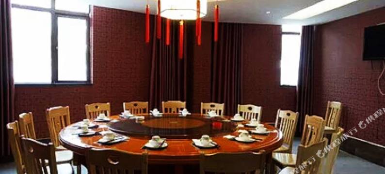 薄刀峰风景区鹤龙山庄图片