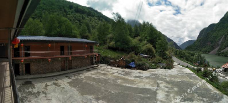 松坪沟景秀湖畔家园图片