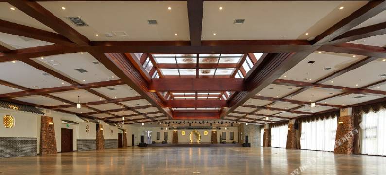 青峰峡悦豪假日酒店图片