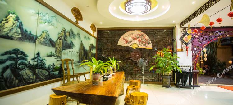 建水红满天客栈(朱家花园店)图片