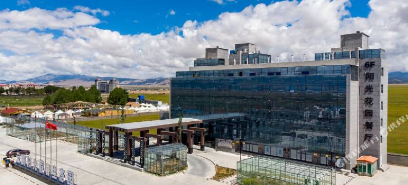 乌兰云鹏阳光假日酒店图片