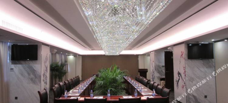 清远美林国际酒店(清新古龙峡飞来湖公园店)图片