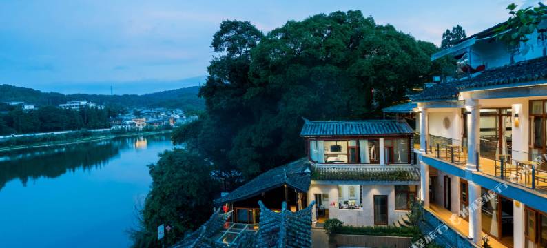 腾冲想住听云墅观湖全景客栈图片