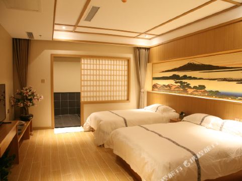 鞍山汉唐水汇酒店 4.0分(94条点评) 168起距离531米立即预订