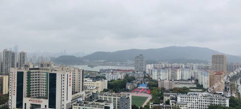 寓间里民宿(长沙河西王府井店)图片