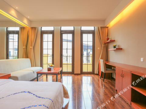 悦居·生活度假别墅(东滩湿地公园店)