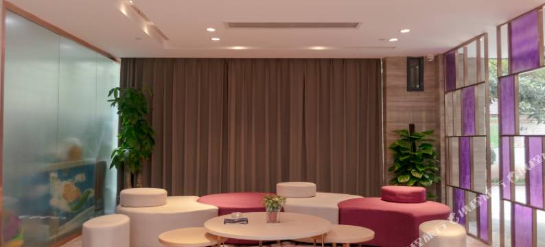 丽栖酒店(武汉科技大学青山校区店)图片