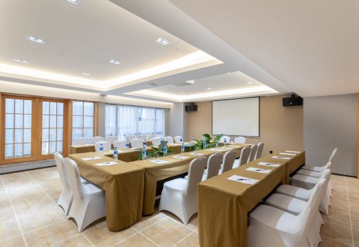 Ramada Encore by Wyndham Kunming West Hotel Overview