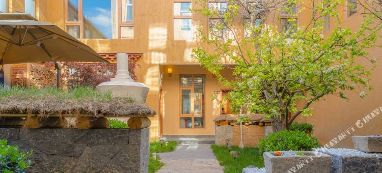 花筑·朗康达·藏遇悠音轻氧供暖轻奢美宿(独克宗古城月光广场店)图片